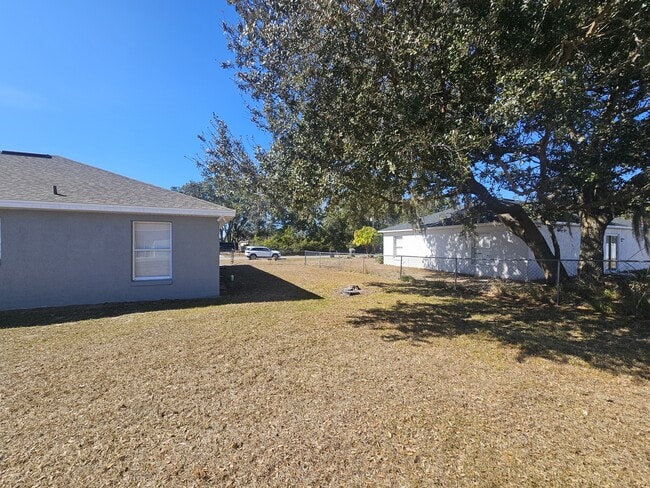 Building Photo - 709 Platypus Ct