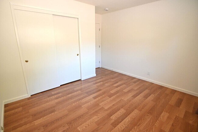 Building Photo - 1295 Flora Ave