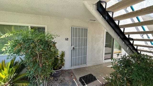 Building Photo - 1900 S Palm Canyon Dr