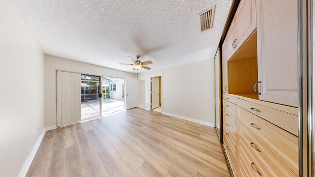 Building Photo - 7503 Geminata Oak Ct