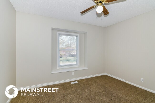 Building Photo - 505 NW Willow Dr