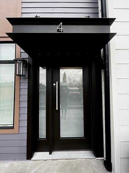 Front Door - Each Unit Has Separate Entrances - 2511 N Hamilton St