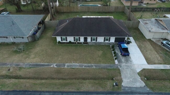 Building Photo - 9150 Nolen Dr