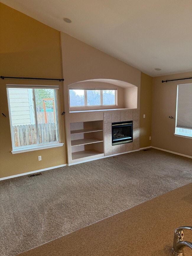 Building Photo - "Charming Thornton Retreat: Spacious 3-Bed, 3-Bath Home with 1,859 Sq Ft of Comfort!"