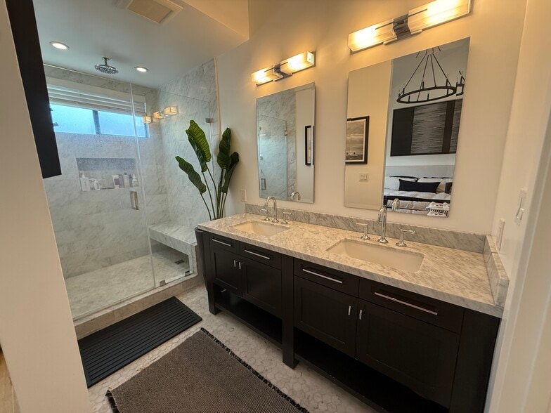 Primary bathroom - 8611 Burton Way