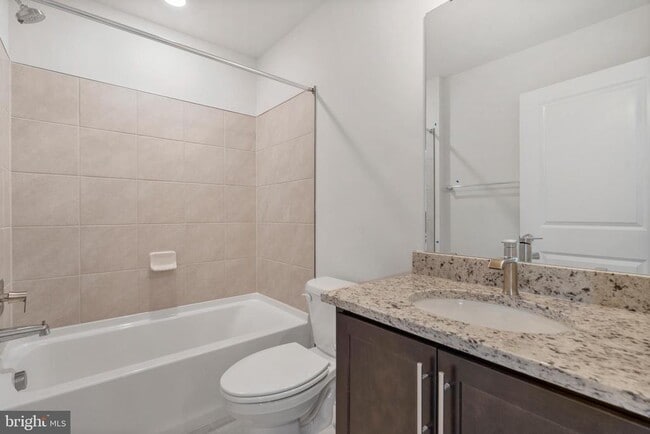 Building Photo - 16646 Green Glade Dr