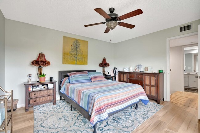 Building Photo - 148 Heritage Way