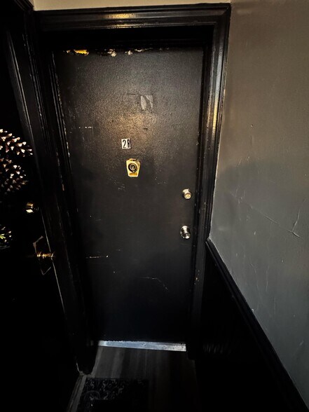 Building Photo - 72 Rose Ave