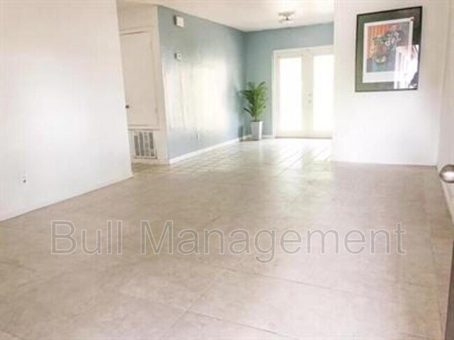 Building Photo - 5525 Lehigh Ave