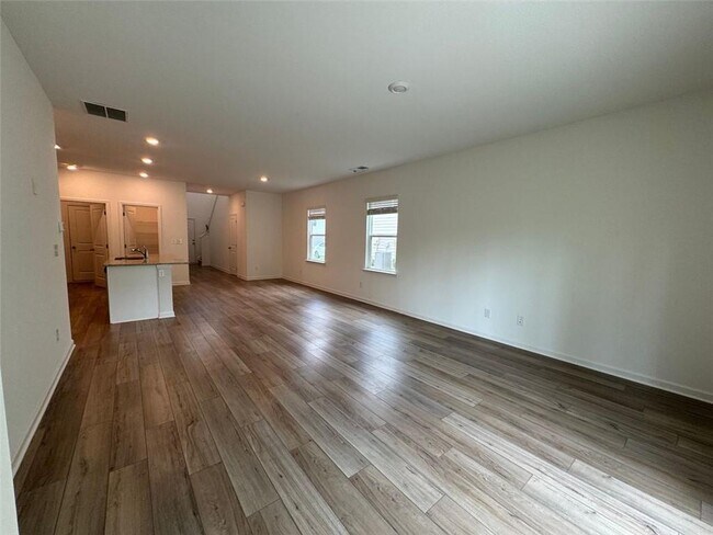 Building Photo - 204 Peregrine Point