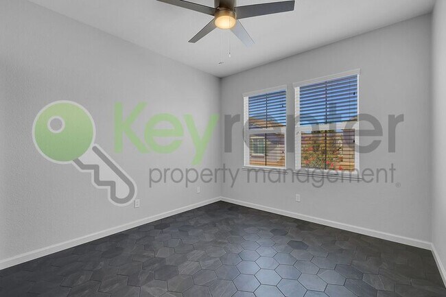 Building Photo - 973 Courtyards Loop