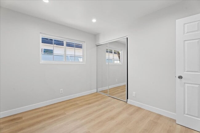 Building Photo - Updated 3-Bedroom Pool Home with Open Layo...