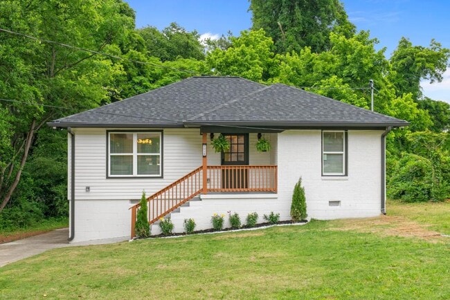 Building Photo - 2028 Hilburn Dr SE