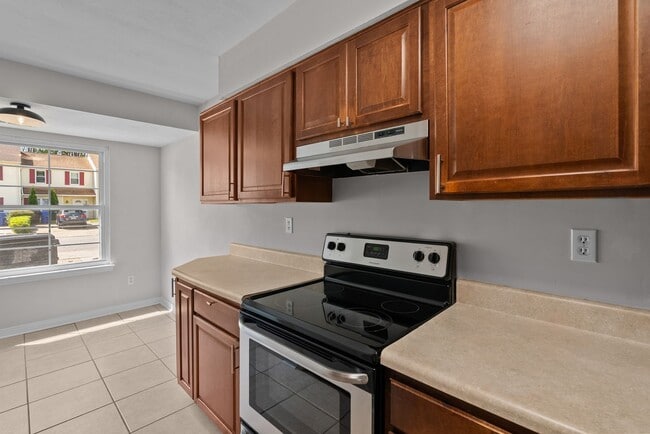 Building Photo - 5516 Amhurst Ct