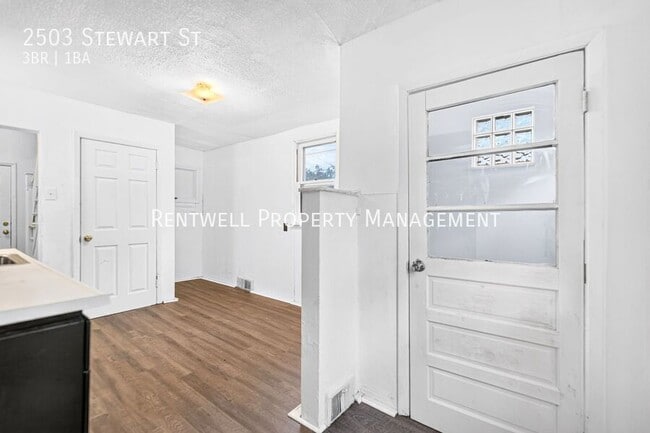 Building Photo - 2503 Stewart St