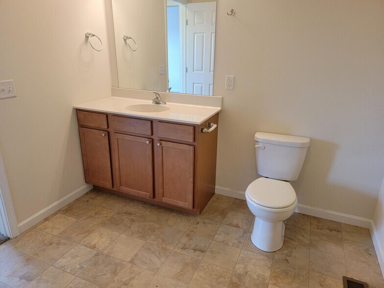 Building Photo - 336 Ashley Dr