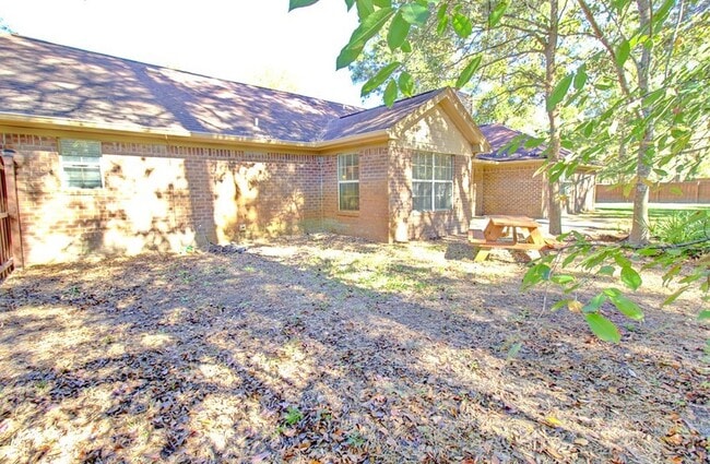 Building Photo - 809 Barrington Dr