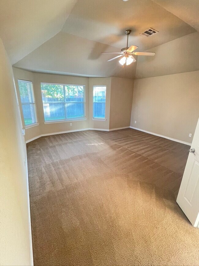 Building Photo - 5908 Parkplace Dr