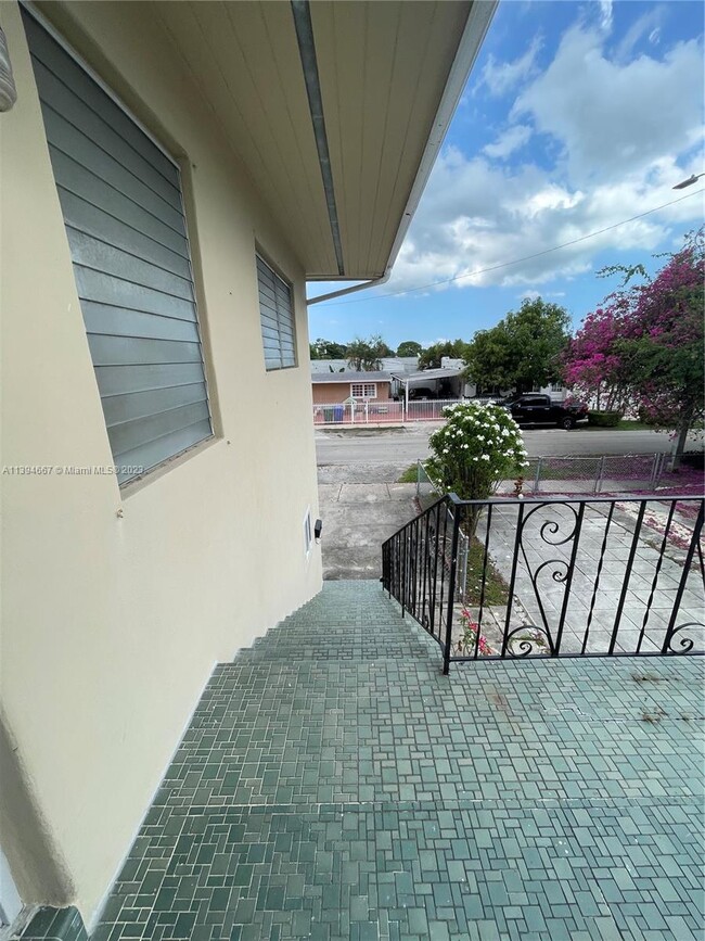 Primary Photo - 2420 SW 34th Ave