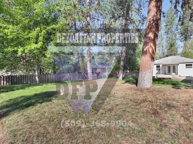 Building Photo - Charming Shadle District 3 bedroom with RV...