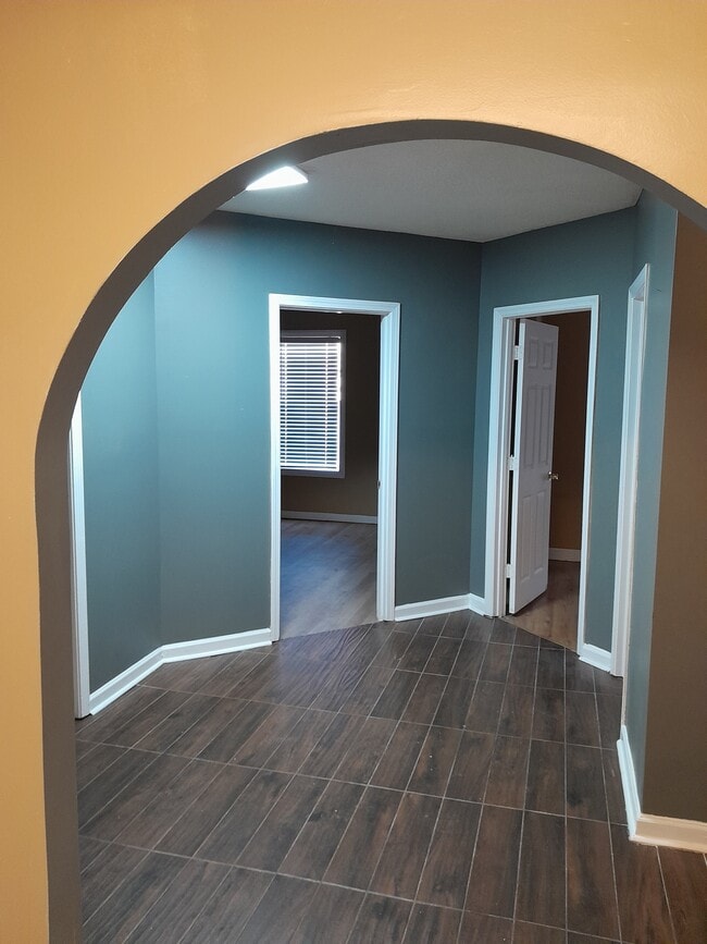 Building Photo - 6528 Battery Point