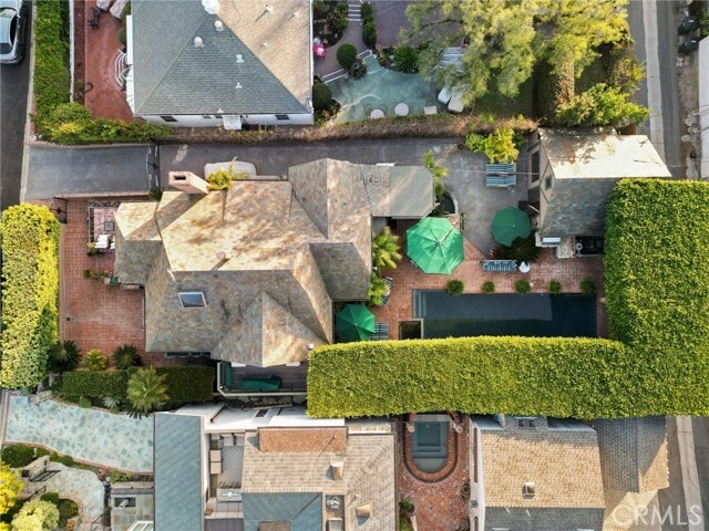 Building Photo - 486 Holly St