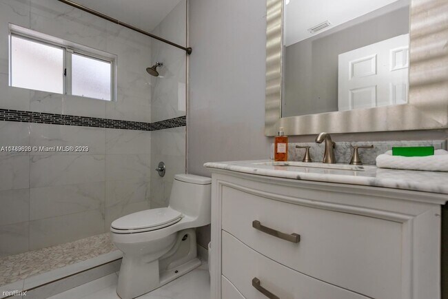 Building Photo - 3 br, 2 bath House - 14347 SW 176th Ter Fl...