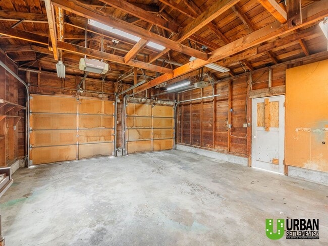 Building Photo - For Rent – Spacious 5 Bedroom Home in Spokane Valley