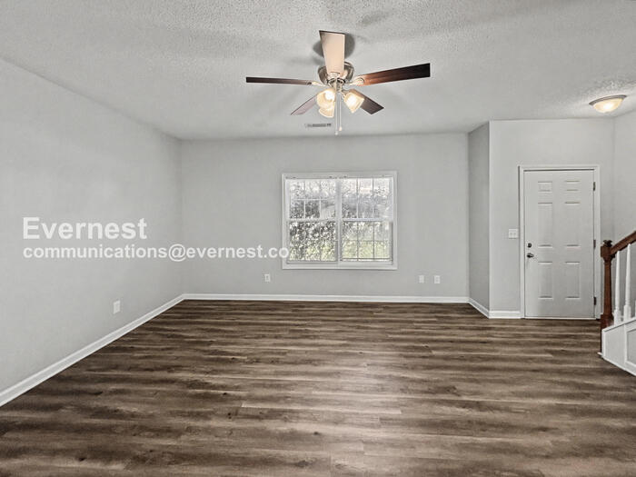 Building Photo - 8644 Thomas Ln