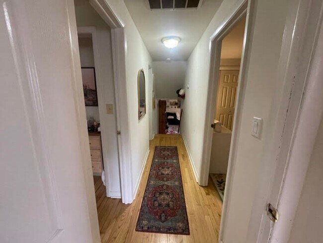 Building Photo - 3840 E 10th St