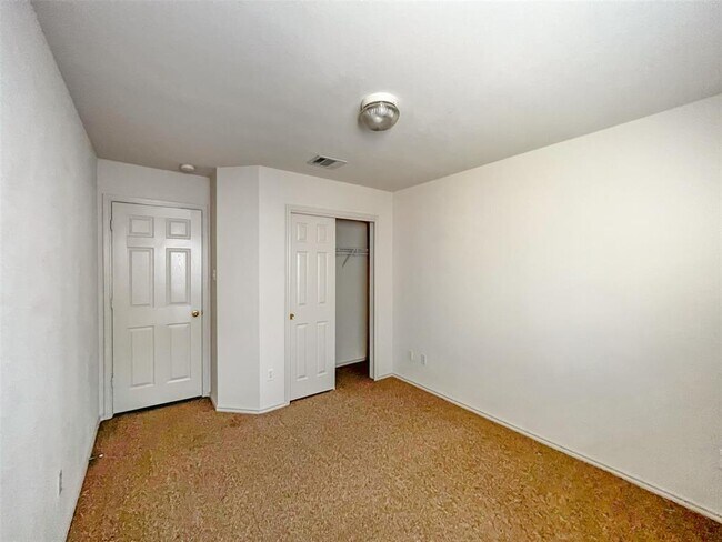 Building Photo - 2324 Pearson Way