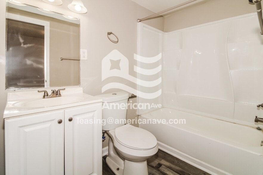 Building Photo - 2824 22nd St