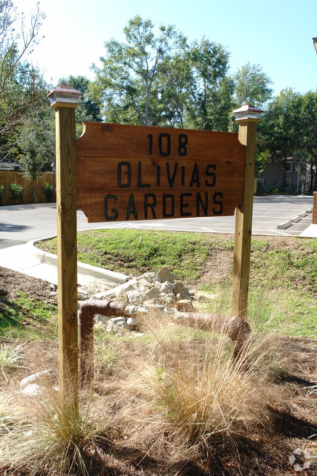  - 108 Hawkins Rd