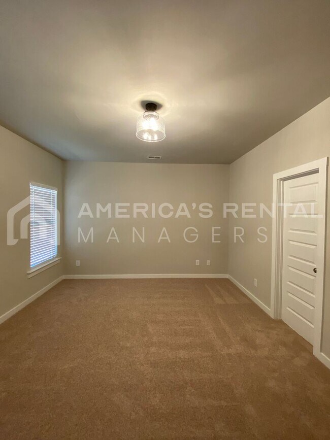 Building Photo - 210 Ridgeview Cir