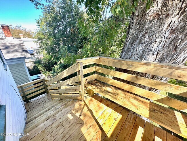 Building Photo - 416 Craven St