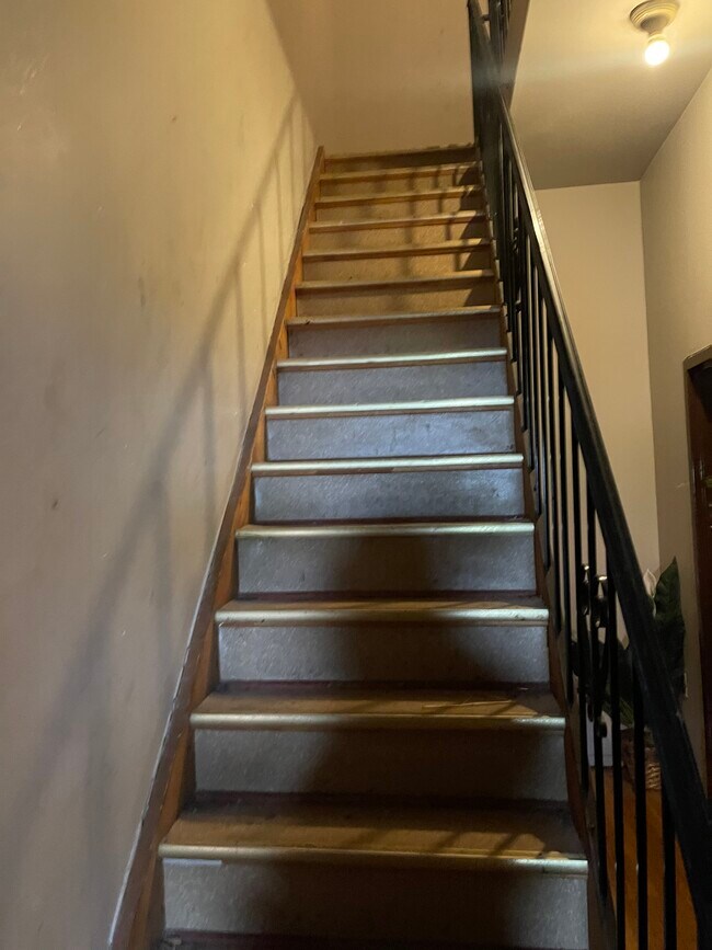 Building Photo - 430 Franklin Ave