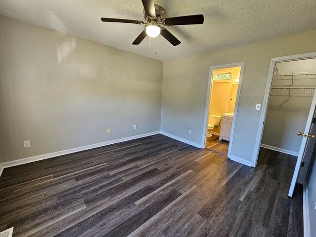 Building Photo - Adorable Town Home The Stables at Horse Creek!