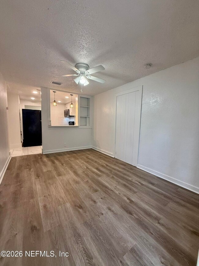 Building Photo - 9554 Ridge Blvd