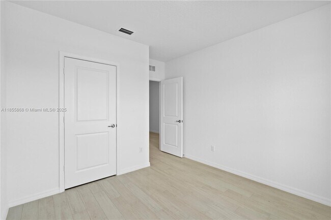 Building Photo - 5025 Armina Pl