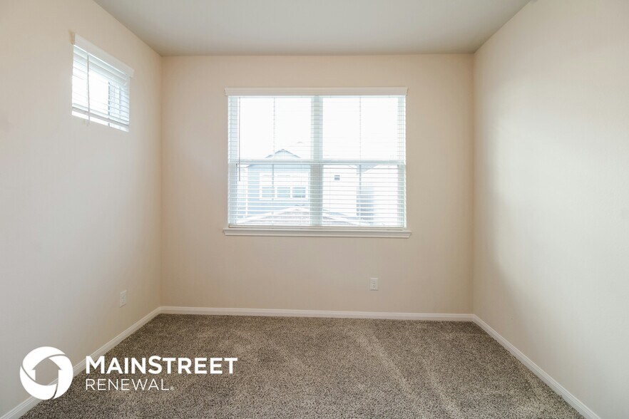 Building Photo - 9813 Falling Fern Ln