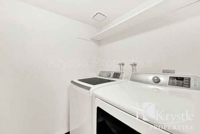 Building Photo - 1201 Glen Cove Pkwy