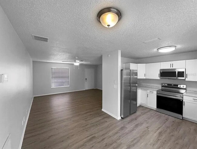 Building Photo - 1541 SW Curry St