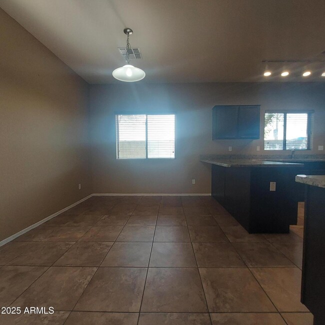 Building Photo - 10225 W Camelback Rd