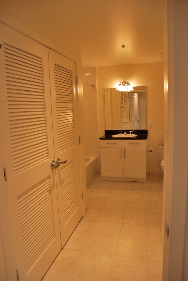 Building Photo - 4101 Albemarle St NW