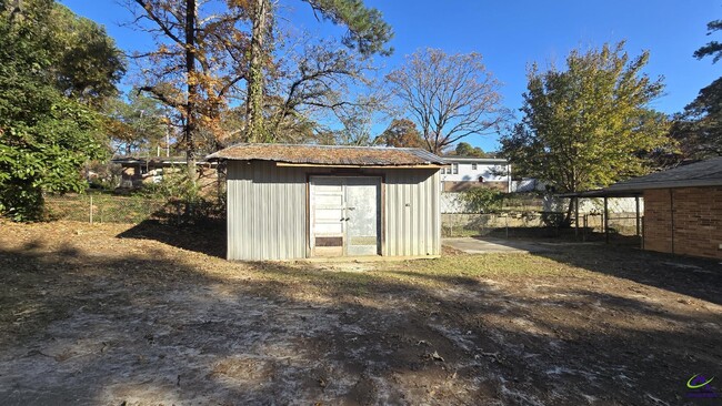 Building Photo - 114 Benton Ave