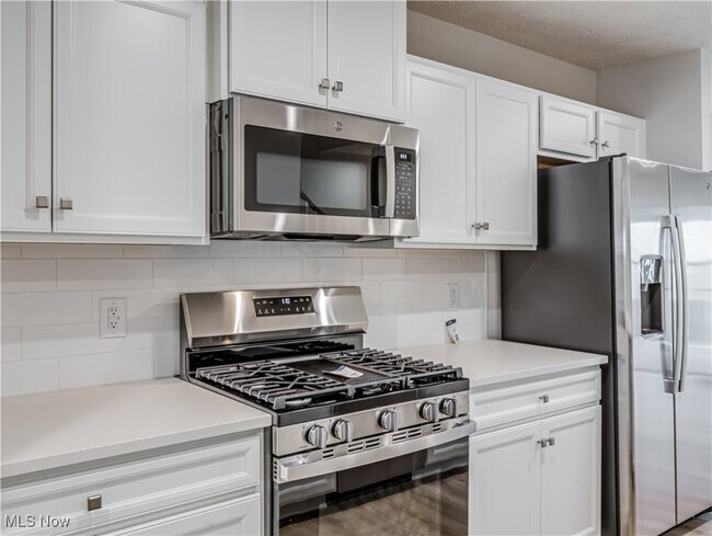 Building Photo - 1845 Shank Dr