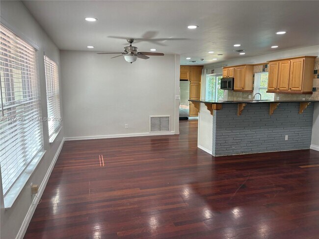 Building Photo - 3617 Cleveland St