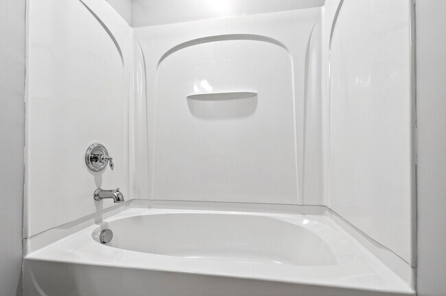 Building Photo - Cozy 3BR Townhouse in Glenwood Crossing!