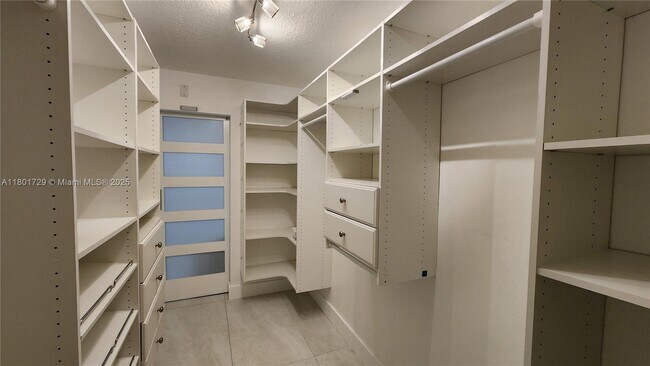 Building Photo - 1501 S Ocean Dr