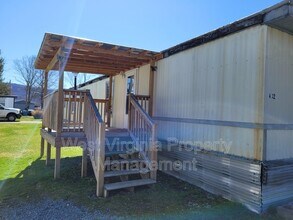 Building Photo - 432 Pocahontas St W